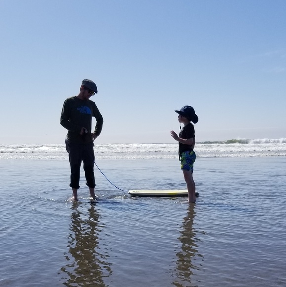 Meet your Poshers Travis & Rochelle - Picture 1 of 1